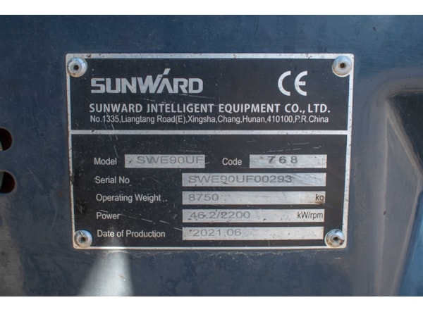 Midiexcavator SUNWARD 90UF R de vanzare